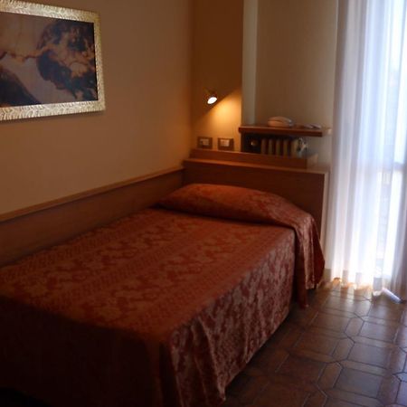 Dipendenza Aurora Apartman Pavia Kültér fotó
